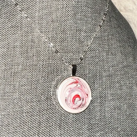 Hand painted Abstract Acrylic fluid art round bezel pendant necklace red white - Picture 5 of 8